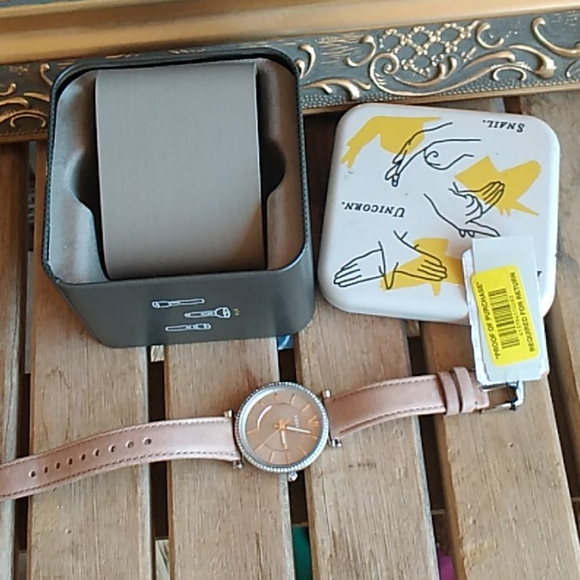 Fossil leather watch silver with stones  NWT - Picture 3 of 8